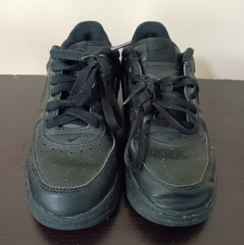 Nike Shoes 2.5y
